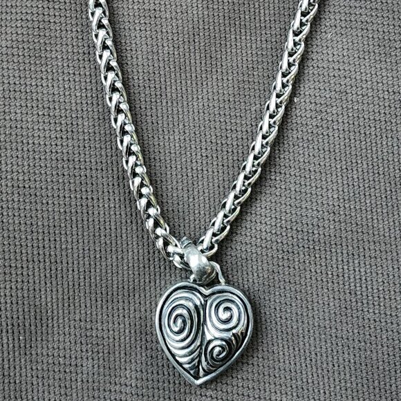 Etsy Vintage Silver Tone Floating Heart Necklace - Picture 7 of 16